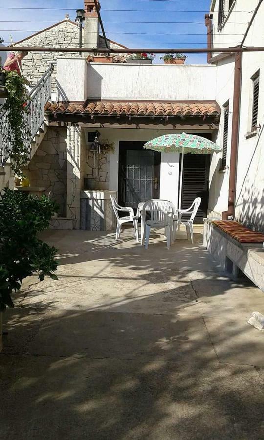 Apartment Tijano Krnica Exterior photo