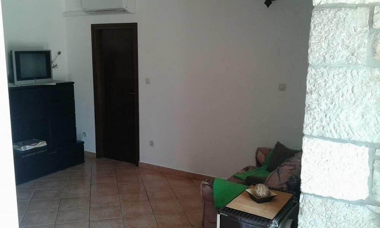 Apartment Tijano Krnica Exterior photo